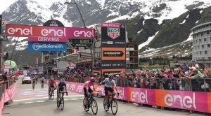 L'arrivo a Cervinia del Giro d'Italia
