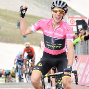 Giro, Yates stacca tutti. Aru in piena crisi