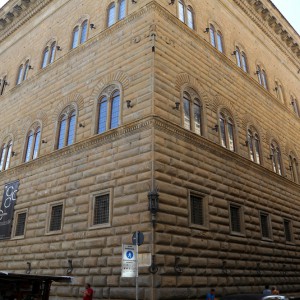 Palazzo Strozzi, program pameran antara kuno dan modern