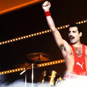 Sony берет под свой контроль Emi Music и покоряет Queen