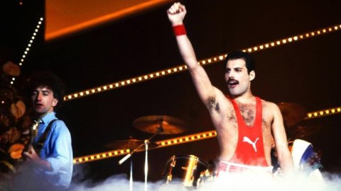 Sony assume o controle da Emi Music e conquista o Queen