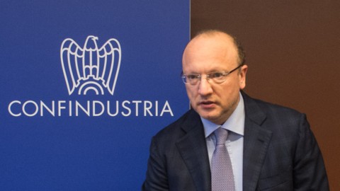 Confindustria Hükümeti uyardı: "Borca dikkat edin, Ilva ve Tav"