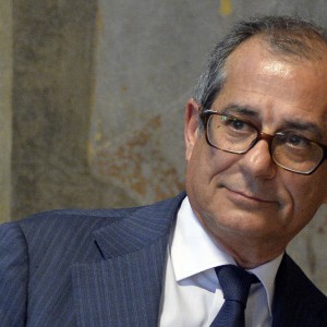 Tria: “Debito sotto controllo ma nessuna manovra bis nel 2018”