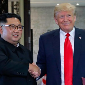 Trump și Kim au pus războiul atomic în dosar