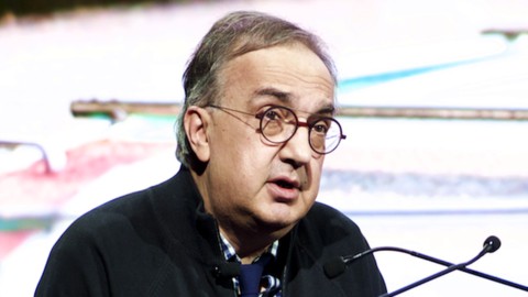 FCA، Marchionne قرض منسوخ کرتا ہے۔ لگژری اور الیکٹرک کاروں کے لیے مزید جگہ