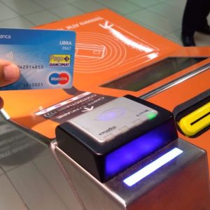 Milano ca Londra: metroul se plătește cu un card contactless