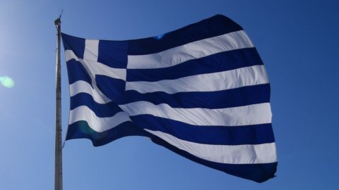 La Grecia dice addio alla Troika: ok a taglio al debito