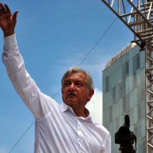 मेक्सिको, बाईं ओर ऐतिहासिक मोड़: ओब्रेडोर नए राष्ट्रपति