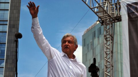 Messico, storica svolta a sinistra: Obrador nuovo Presidente