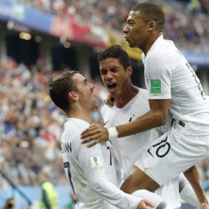 WM, Frankreich Erster Halbfinalist: Uruguay ko