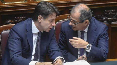 Manovra, Conte firma la tregua con la Ue: deficit a 2,04%