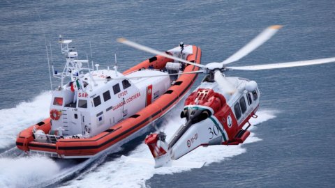 Naufragio Bayesian: indagato Cutfield, il comandante dello yacht affondato. Dubbi sui portelloni aperti e l’allerta meteo