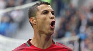 Cristiano Ronaldo con la maglia del Portogallo