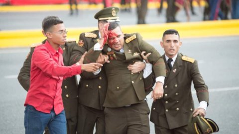 Venezuela, attentato con drone al presidente Maduro: illeso