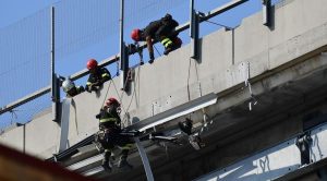 Vigili del Fuoco al lavoro su Ponte Morandi a Genova