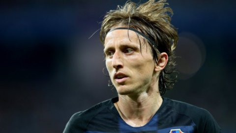 Inter, se marcha Modric. Milán, Juve, Roma en la carrera final