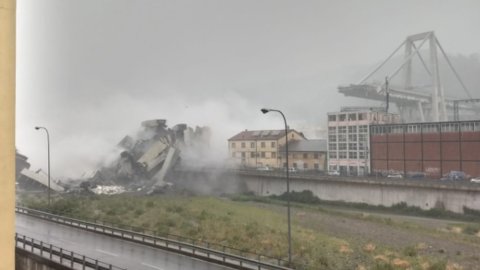 Genoa, bridge collapses on A10: houses overwhelmed, dozens of victims