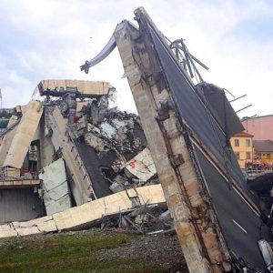 Gênes, le massacre du viaduc : des dizaines de morts et des centaines de déplacés