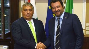 Il premier Victor Orban e il ministro dell'Interno Matteo Slavini