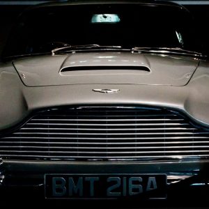 Aston Martin Borsaya indi ve Ferrari'yi uçurdu