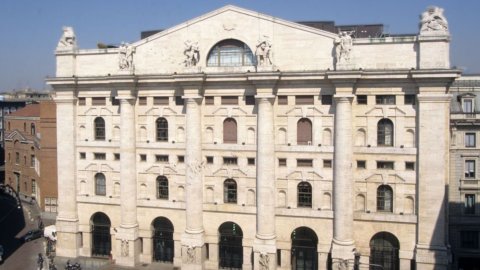 Le banche corrono ma la Borsa chiude in leggero rosso