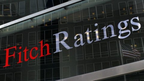 Fitch conferma rating Italia, ma outlook diventa negativo