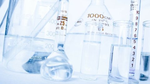Chimica e pharma: contro la recessione, investire in ricerca