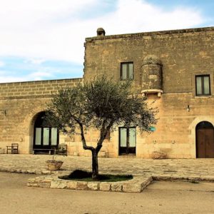 Köylü peynirlerini ve tatlarını keşfetmek için Masseria'da Colonna kardeşlerden La Calcara