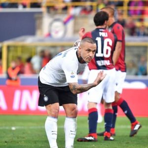 L’Inter si sveglia ed espugna Bologna senza Icardi