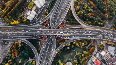 Autostrade, la nazionalizzazione che non c’è: beffa doppia per M5S