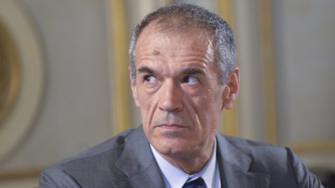 Forum Ambrosetti, come crescere dopo il Qe: ricette Cottarelli e De Romanis