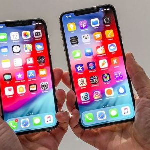 iPhone: تخفض شركة Apple الإنتاج ويتحول السهم إلى المنطقة الحمراء