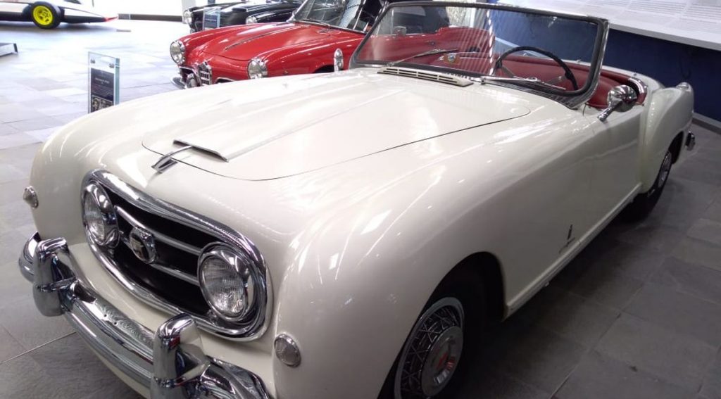 The Nash Healey Spider, used by Audrey Hepburn and Humphrey Bogart in the movie "Sabrina"