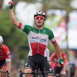 Vuelta: Viviani نے ایک شاندار تینوں کو مارا۔