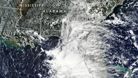 سمندری طوفان مائیکل، الارم: فلوریڈا سے 500 فرار ہو رہے ہیں۔