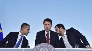 Luigi Di Maio Giuseppe Conte e Matteo Salvini in conferenza stampa