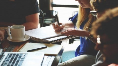 Intesa Sanpaolo sostiene gli studenti universitari con “Per merito”