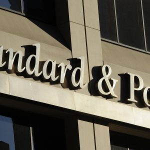 S&P подтвердило рейтинг Италии BBB, но снизило прогноз