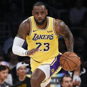 NBA başlıyor: Lakers'ta LeBron James'in dönemi başlıyor