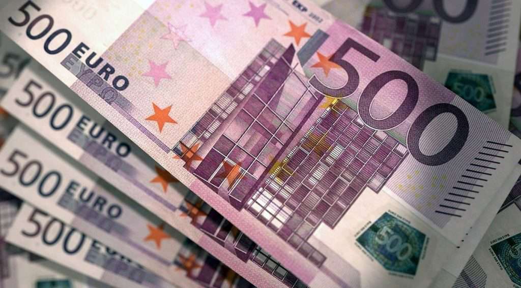 Banconote da 500 euro, soldi a palate
