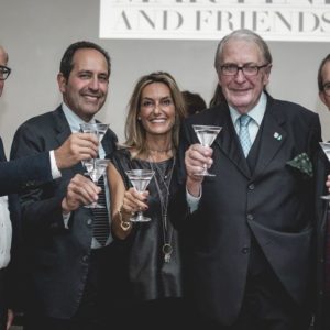 Martini & Friends: der beliebteste Cocktail der VIPs in den Erinnerungen des Königs der Barkeeper Mauro Lotti