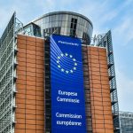 Tasse sulle multinazionali, stretta sulle Big Tech, alt a prodotti alimentari Usa non salutari: cosa aspetta la Ue a usare queste armi contro Trump?