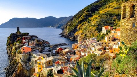 Tourism 4.0 dengan rantai pasokan dan penyesuaian musiman: fokus Perjanjian di Liguria