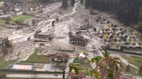 環境: イタリアはますます脆弱になっています。 火山研究所の3D写真