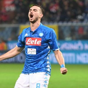 Napoli da rienda suelta al Génova, Inter y Roma buscan la remontada