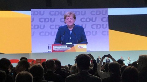 Merkel greets the CDU after 18 years: Kramp-Karrembauer elected