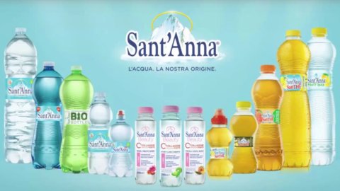 Acqua Sant'Anna, das Juwel der Bertone-Familie, das die Multis herausfordert