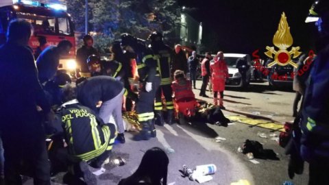 Ancona, tragedia en la discoteca: 6 muertos, cientos de heridos