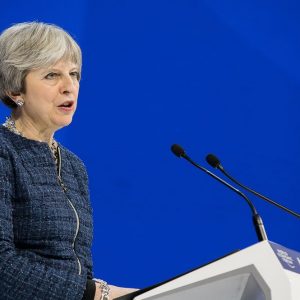 Brexit, es ist Chaos: May droht Misstrauen, hier ist, was passiert