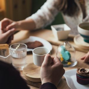 Hotel dan restoran, kejutan: Milenial adalah yang paling rajin